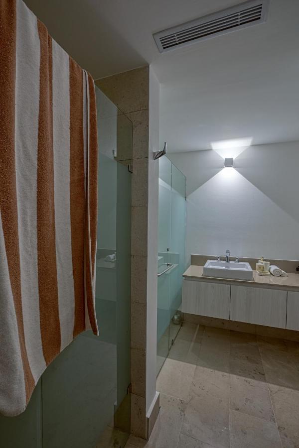 Astonishing Condo With Balcony In A Private Complex With Pool And Gym Playa del Carmen Bagian luar foto